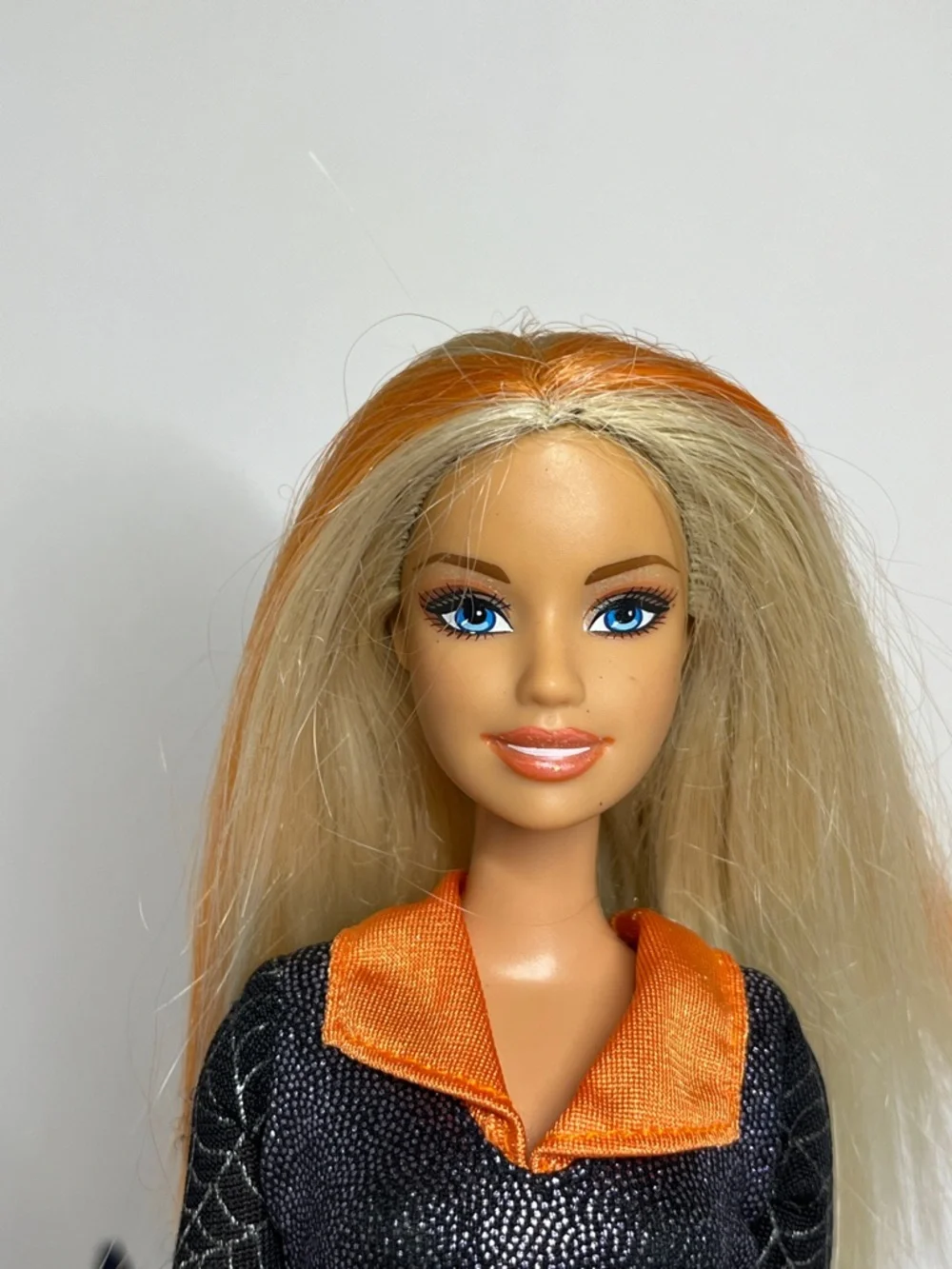 Barbie Trick Or Chic 2008 Halloween Holiday Barbie Doll Witch Black & Orange Toy - Picture 8 of 12